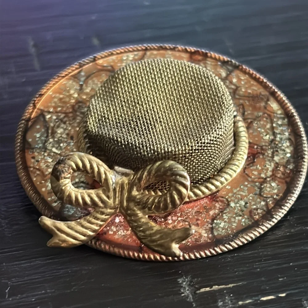 Vintage Hat Mesh Vintage 1980's Gold and Bronze Brooch